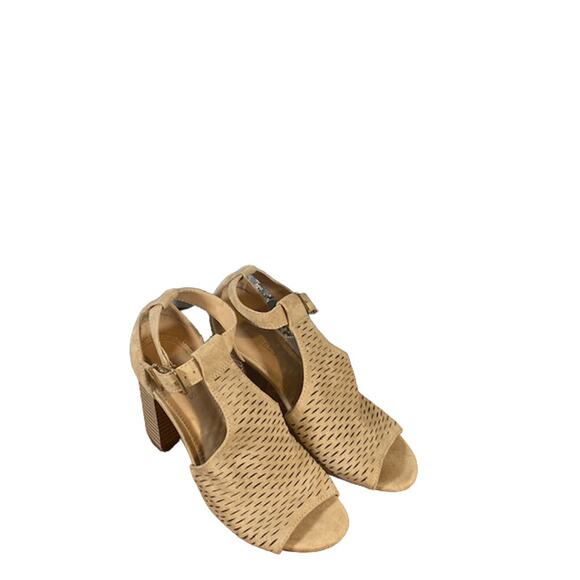 Express Tan Faux Suede Perforated Open Toe Ankle Strap Block Heel Women SZ 6 - Picture 1 of 14